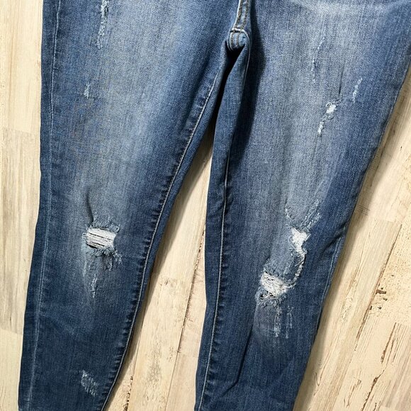 Judy Blue Relaxed Fit Distressed Jeans Mid Rise‎ Medium Wash Womens Size 30 - Picture 2 of 7